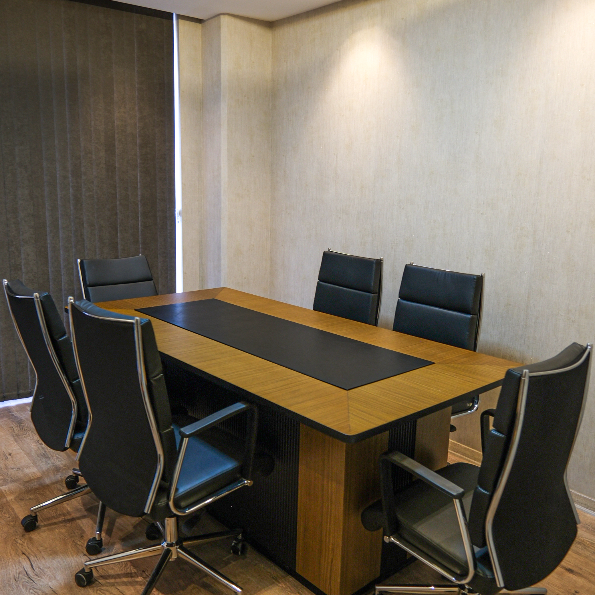 Modern Yönetici Ofisi Tasarımı

